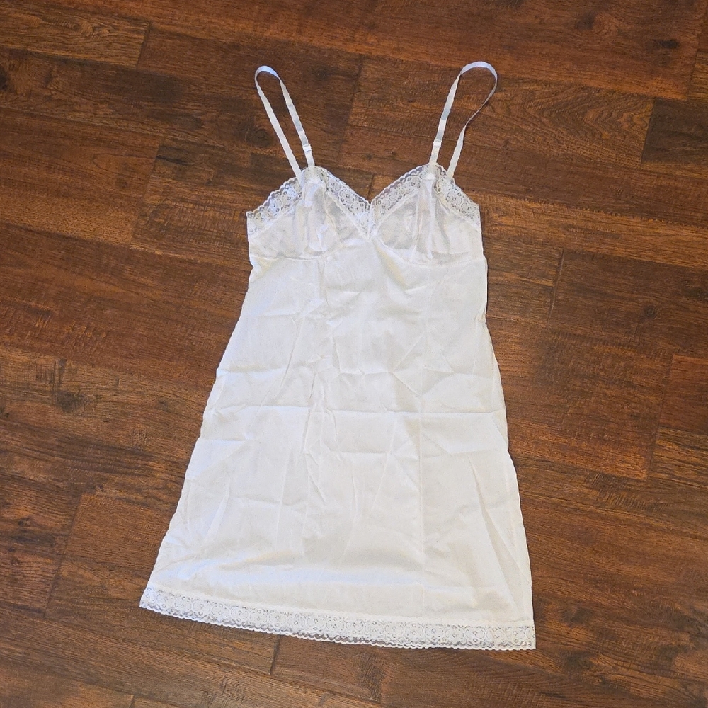 Vanity Fair White Lace Chemise Slip Adjutable Straps Fits Like A Small